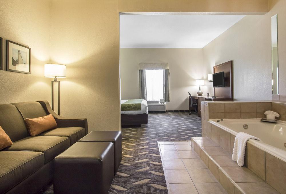 רולה Comfort Suites מראה חיצוני תמונה