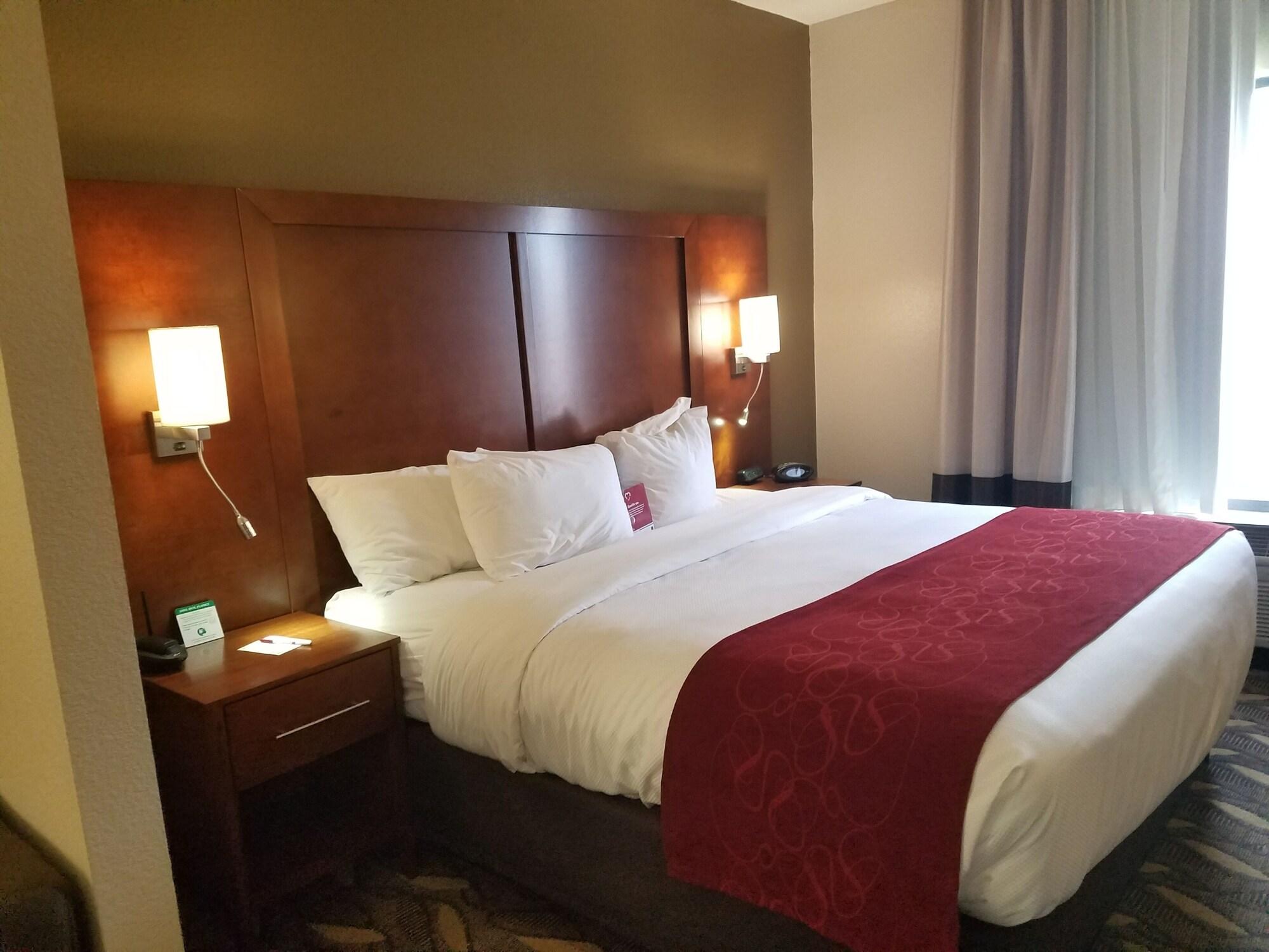רולה Comfort Suites מראה חיצוני תמונה