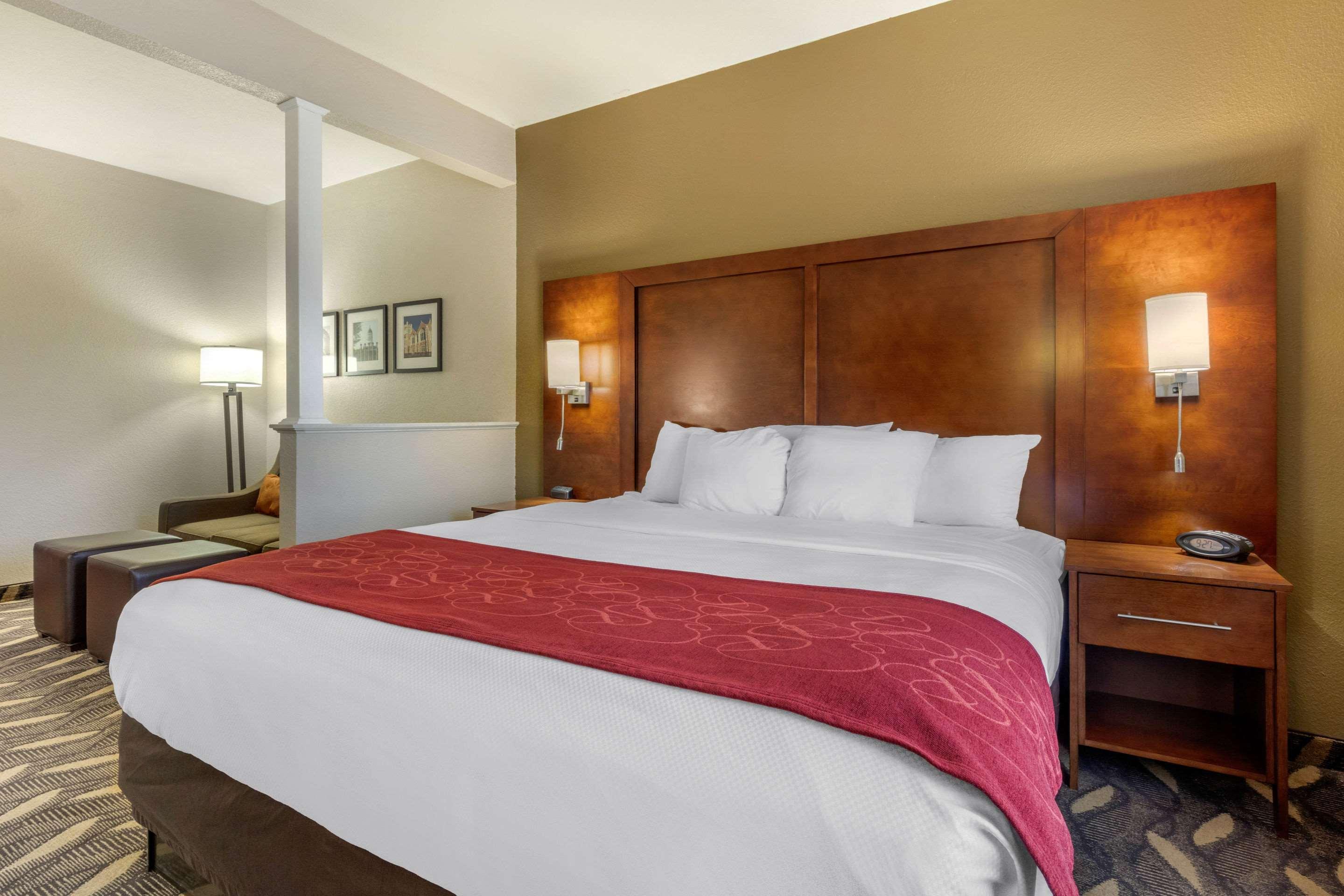 רולה Comfort Suites מראה חיצוני תמונה