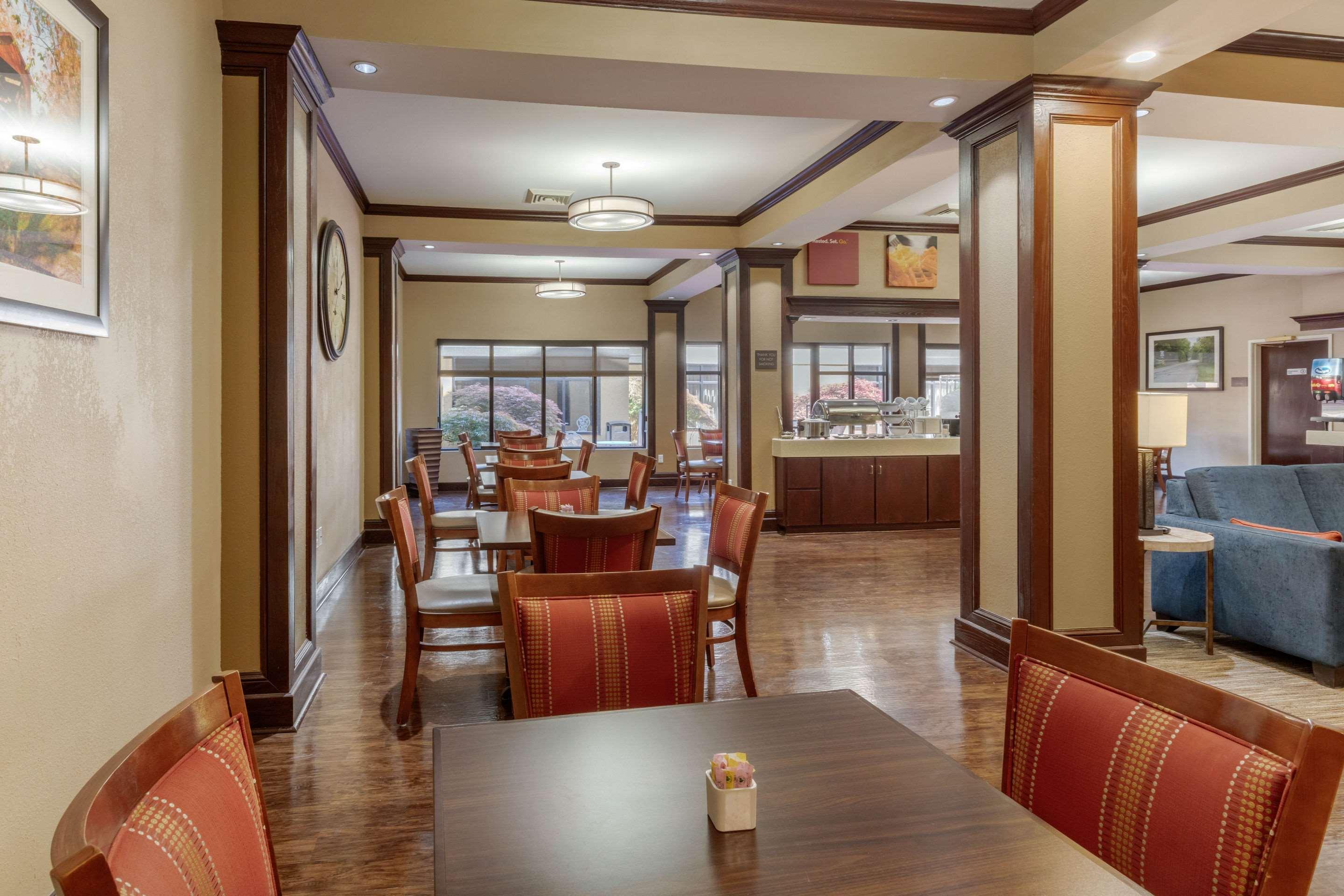 רולה Comfort Suites מראה חיצוני תמונה