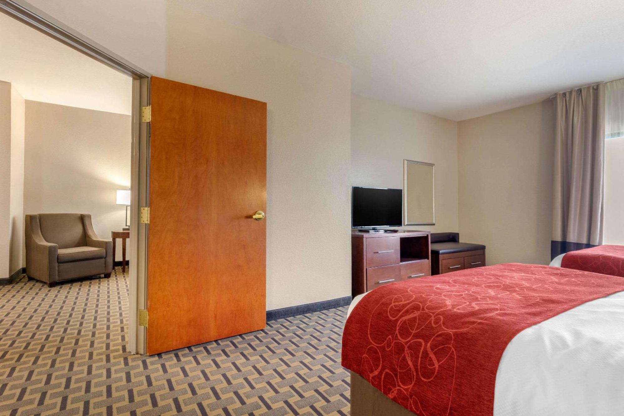 רולה Comfort Suites מראה חיצוני תמונה