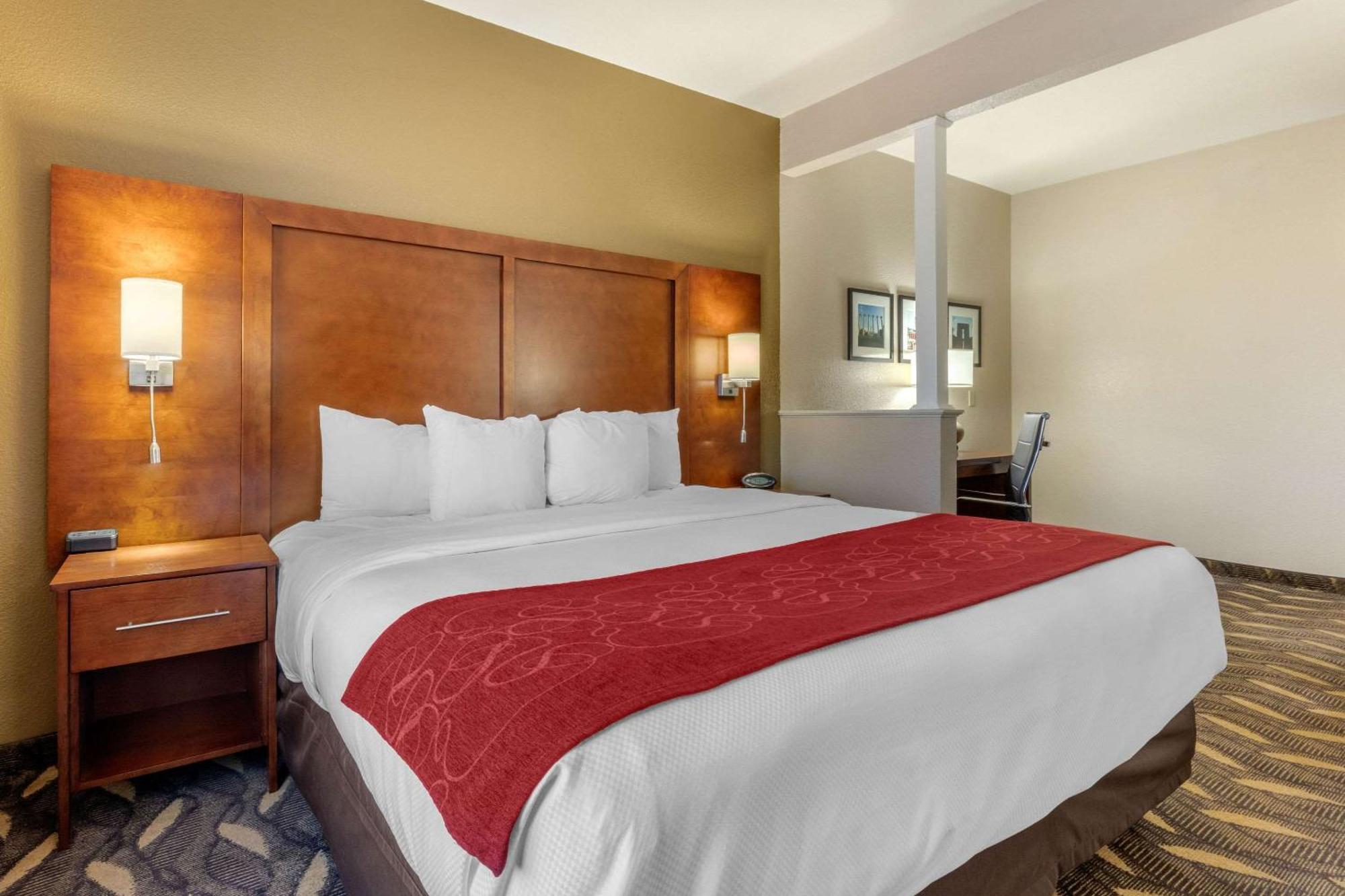 רולה Comfort Suites מראה חיצוני תמונה