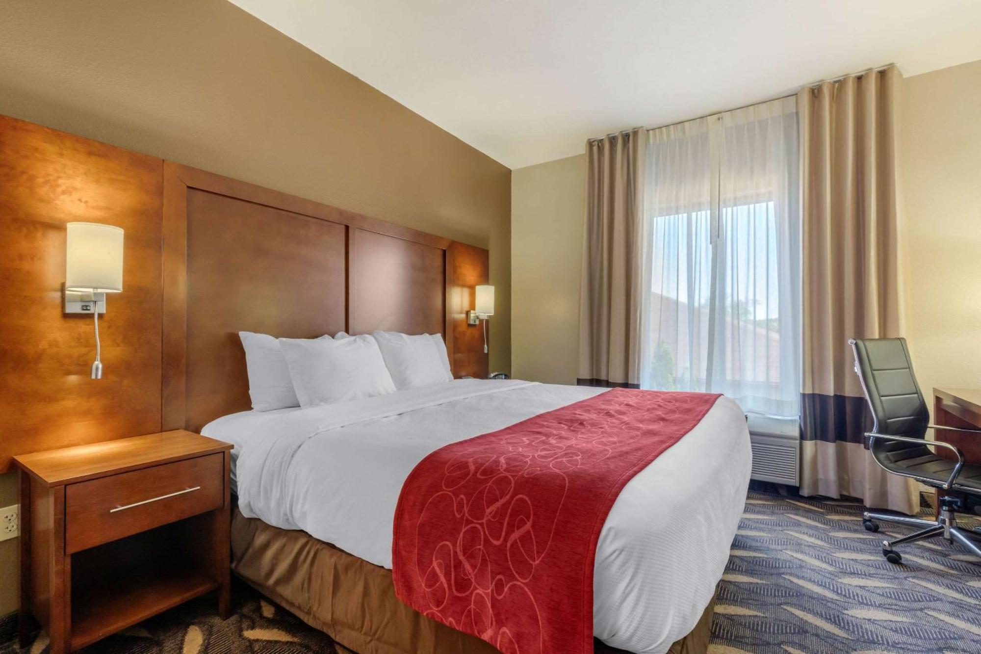 רולה Comfort Suites מראה חיצוני תמונה