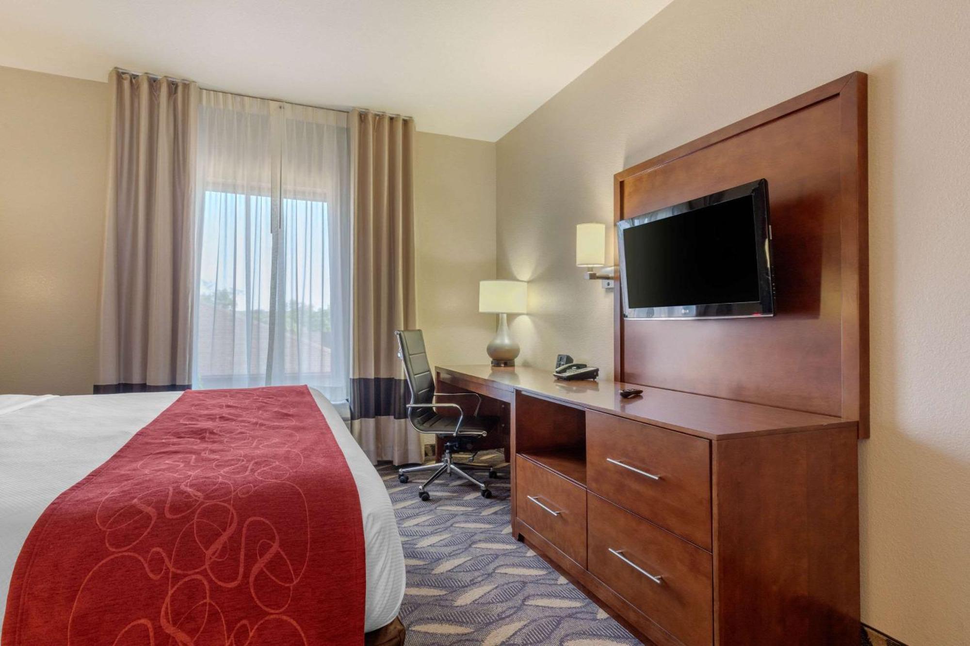 רולה Comfort Suites מראה חיצוני תמונה